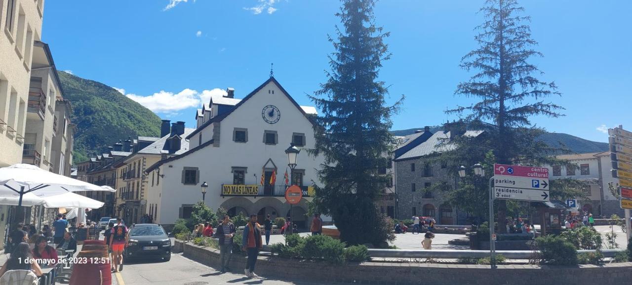 Apartamento Alma De Biescas Exteriör bild